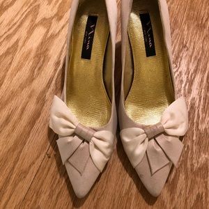 Nina kitten heels in ivory